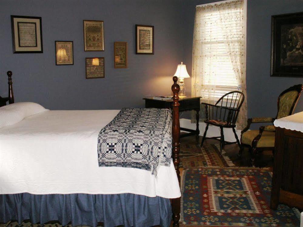 Hanna House Bed & Breakfast Нью-Берн Экстерьер фото